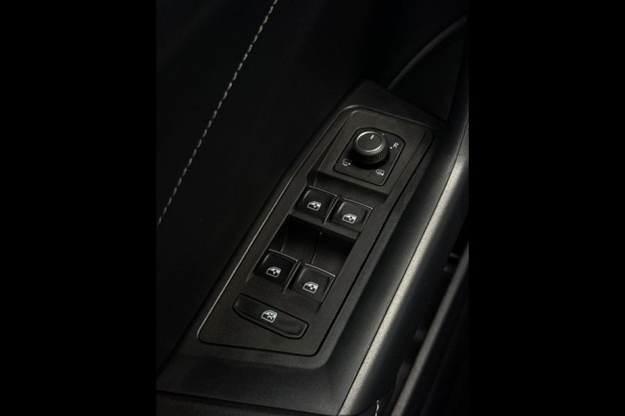 Volkswagen T-Roc 1.5 TSI 3x R-Line Panorama CarPlay