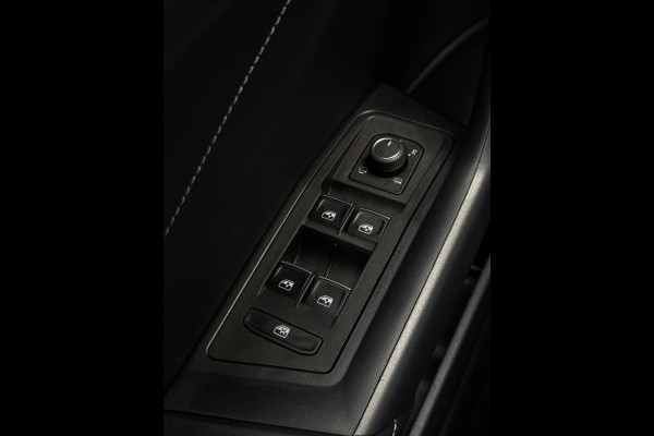 Volkswagen T-Roc 1.5 TSI 3x R-Line Panorama CarPlay