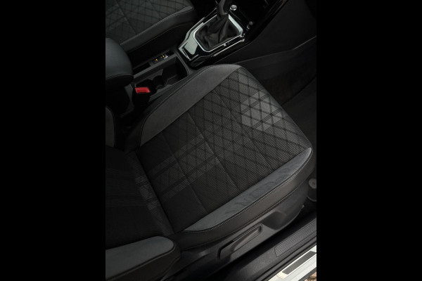 Volkswagen T-Roc 1.5 TSI 3x R-Line Panorama CarPlay