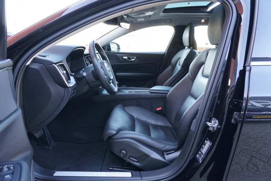 Volvo V60 2.0 T4 Momentum Pro + LEDER / PANO / TREKHAAK ELEKTRISCH