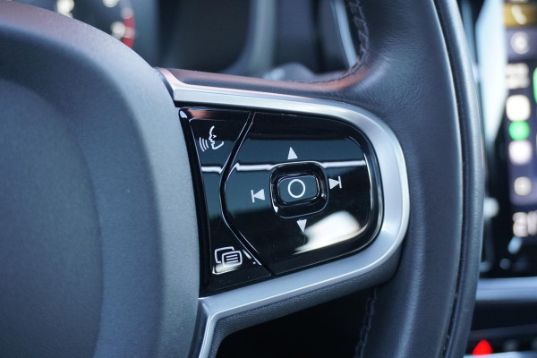 Volvo V60 2.0 T4 Momentum Pro + LEDER / PANO / TREKHAAK ELEKTRISCH