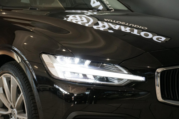 Volvo V60 2.0 T4 Momentum Pro + LEDER / PANO / TREKHAAK ELEKTRISCH