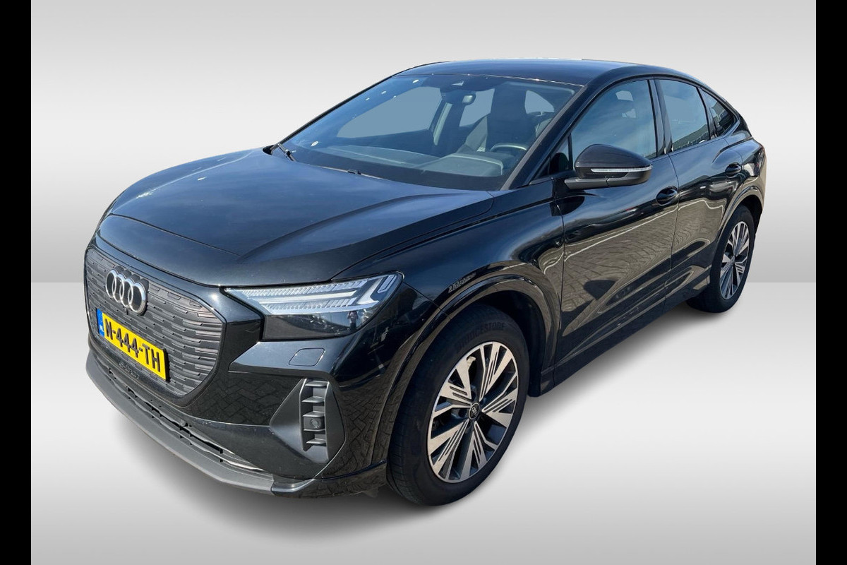 Audi Q4 Sportback e-tron 40 Advanced edition 77 kWh / SOH 90,3% / Warmtepomp / CarPlay / Matrix LED / Sportstoelen / 19'' / Virtual Cockpit / Parkeerhulp V+A / Intr.voorverwarming / Stoelverwarming / DAB / Cruise Control