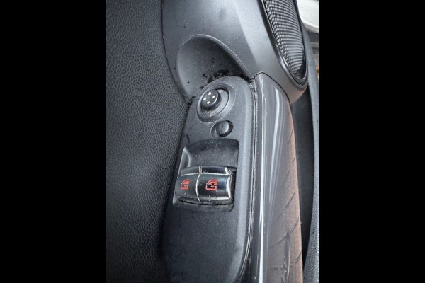 MINI Mini 1.5 One Salt Automaat Airco/ECC,Navigatie,Panoramadak