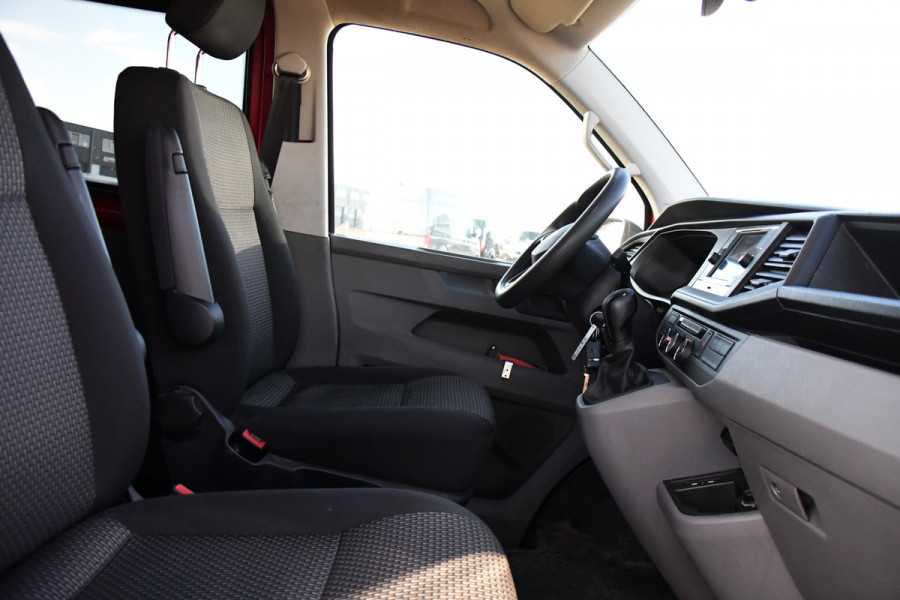 Volkswagen Transporter 2.0 TDI L2H1 30 DC PB Edition MARGE! Camera, Cruise, Carplay, 150pk, Trekhaak, Multimedia, Automaat, Sensoren, Uniek!
