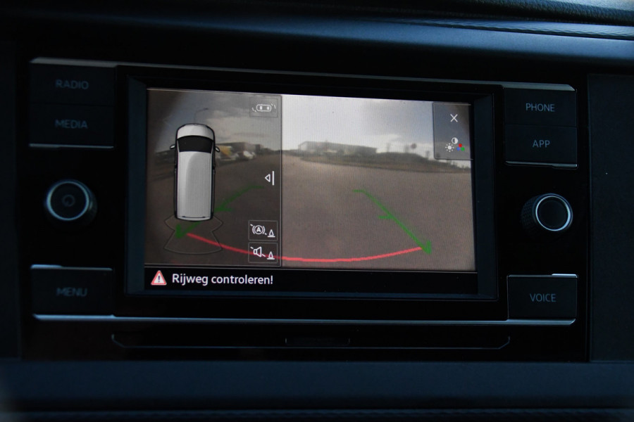 Volkswagen Transporter 2.0 TDI L2H1 30 DC PB Edition MARGE! Camera, Cruise, Carplay, 150pk, Trekhaak, Multimedia, Automaat, Sensoren, Uniek!