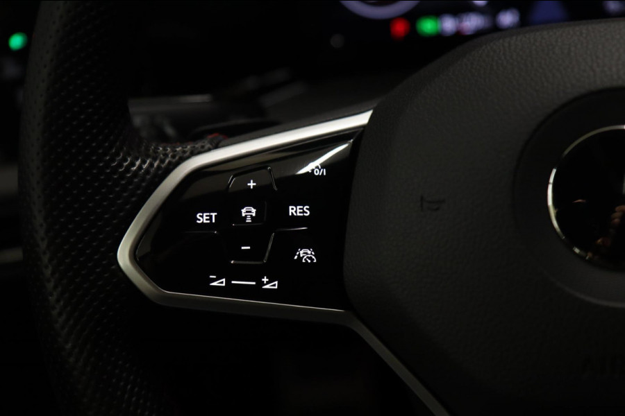 Volkswagen Golf 2.0 TSI GTI CLUBSPORT 45 JAHRE/PANO/CARPLAY/IQ-LIGHT/HUD/VOLL