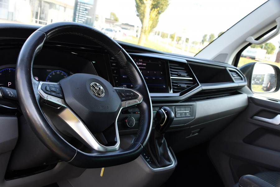 Volkswagen Transporter 2.0 TDI L2H1 30 DC Bulli Virtual, Carplay, Camera, LED, 150pk, 2 x Schuifdeur, Automaat, Trekhaak, Uniek!