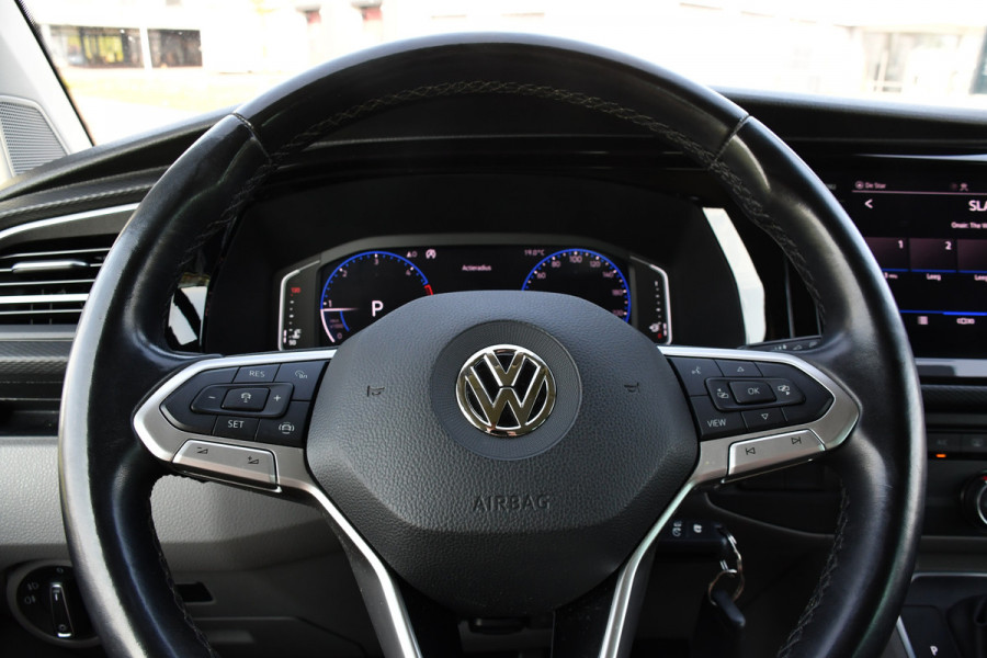 Volkswagen Transporter 2.0 TDI L2H1 30 DC Bulli Virtual, Carplay, Camera, LED, 150pk, 2 x Schuifdeur, Automaat, Trekhaak, Uniek!
