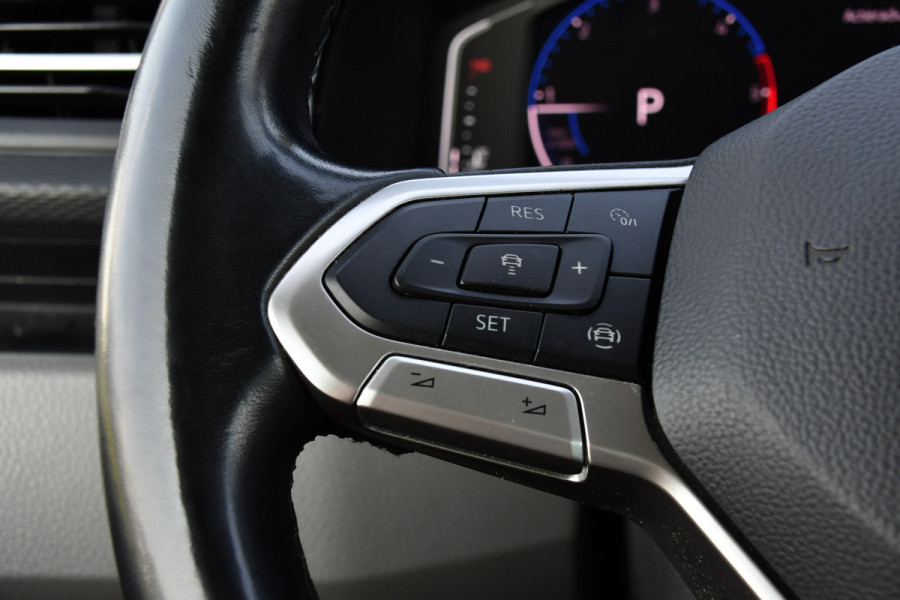 Volkswagen Transporter 2.0 TDI L2H1 30 DC Bulli Virtual, Carplay, Camera, LED, 150pk, 2 x Schuifdeur, Automaat, Trekhaak, Uniek!