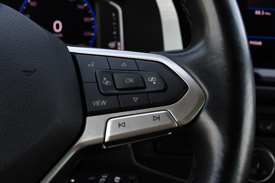 Volkswagen Transporter 2.0 TDI L2H1 30 DC Bulli Virtual, Carplay, Camera, LED, 150pk, 2 x Schuifdeur, Automaat, Trekhaak, Uniek!