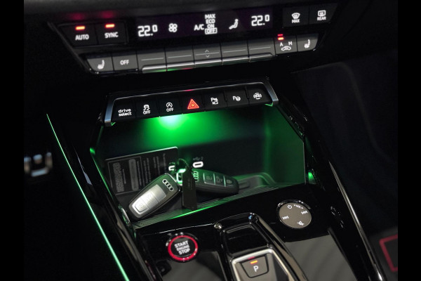 Audi RS3 2.5 TFSI RS 3 quattro | SCHAALSTOELEN | ALCANTARA | PANO | SONOS