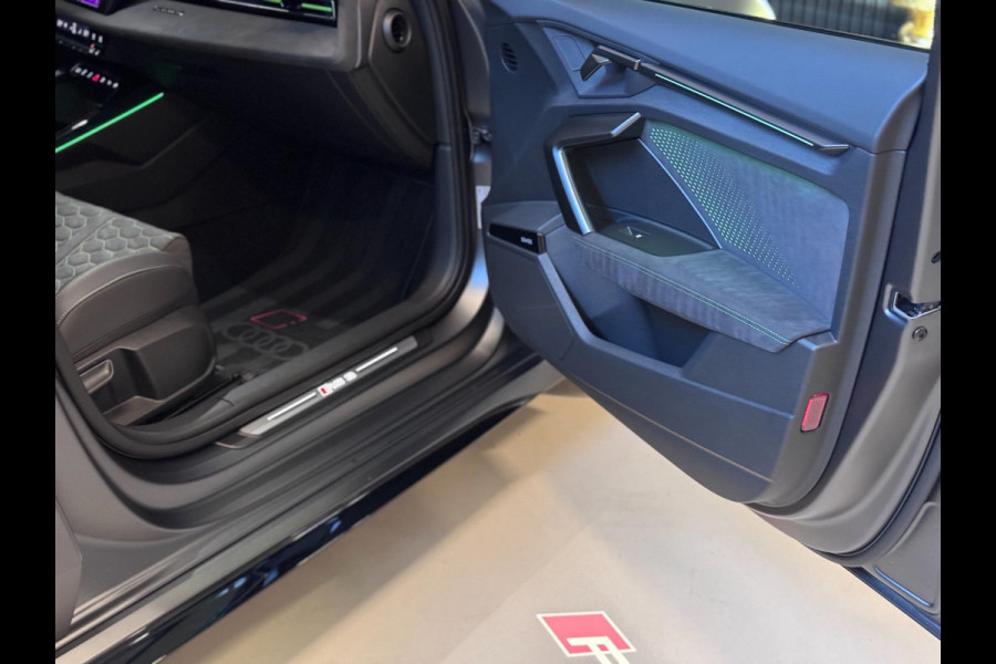 Audi RS3 2.5 TFSI RS 3 quattro | SCHAALSTOELEN | ALCANTARA | PANO | SONOS