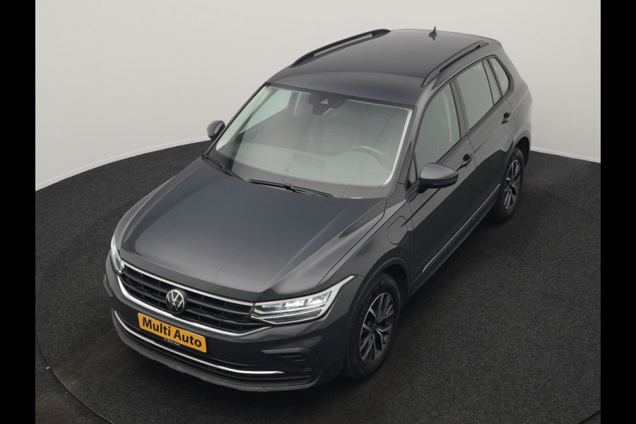 Volkswagen Tiguan 1.4 TSI eHybrid Life Plug In Hybrid 245pk PHEV | Adaptive Cruise | Lederen Sportstoelen Memory & Verwarmd | Stuur Verwarmd | Virtual Cockpit | Navigatie | DAB |