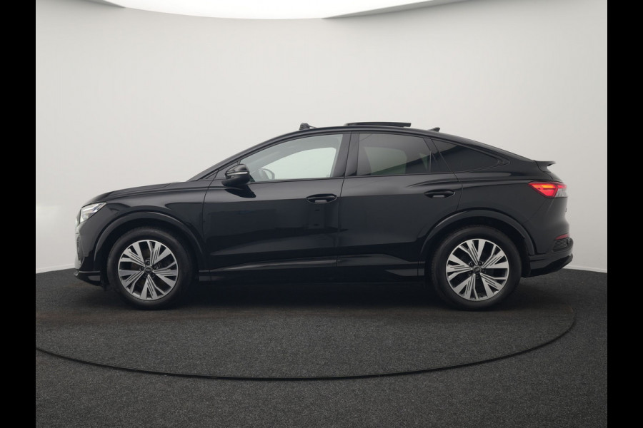 Audi Q4 Sportback e-tron 40 S edition 204pk Dealer O.H. | Panodak | Adaptive Cruise | Lederen Sportstoelen Verwarmd | Head Up | Matrix LED | Camera | Keyless | Sfeerverlichting | Apple Carplay | S Line Interieur |