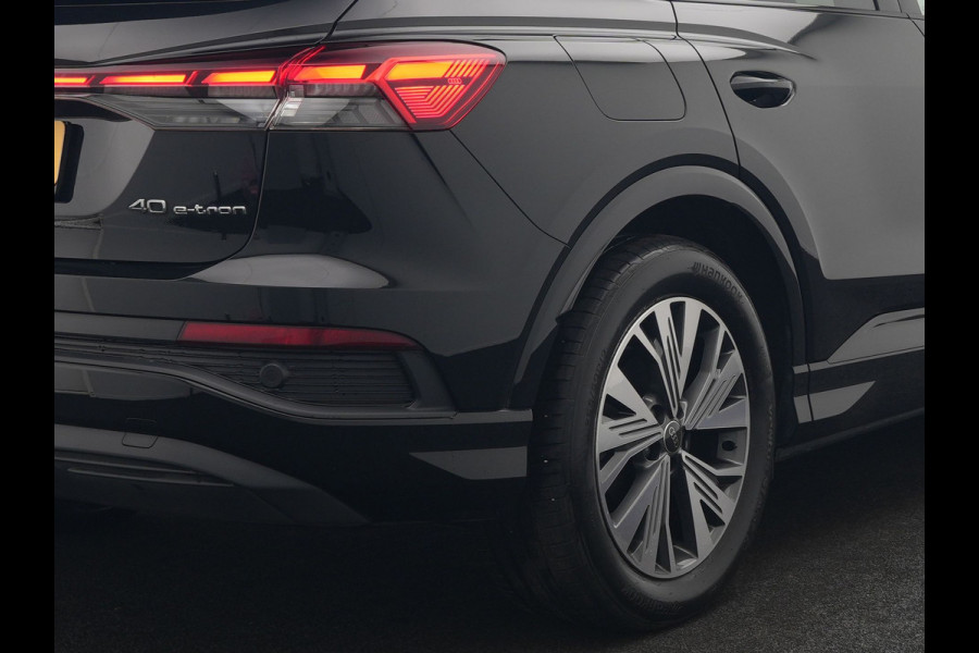 Audi Q4 Sportback e-tron 40 S edition 204pk Dealer O.H. | Panodak | Adaptive Cruise | Lederen Sportstoelen Verwarmd | Head Up | Matrix LED | Camera | Keyless | Sfeerverlichting | Apple Carplay | S Line Interieur |