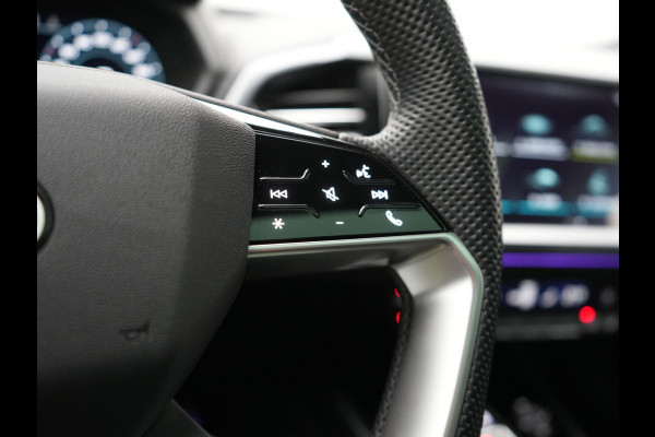 Audi Q4 Sportback e-tron 40 S edition 204pk Dealer O.H. | Panodak | Adaptive Cruise | Lederen Sportstoelen Verwarmd | Head Up | Matrix LED | Camera | Keyless | Sfeerverlichting | Apple Carplay | S Line Interieur |