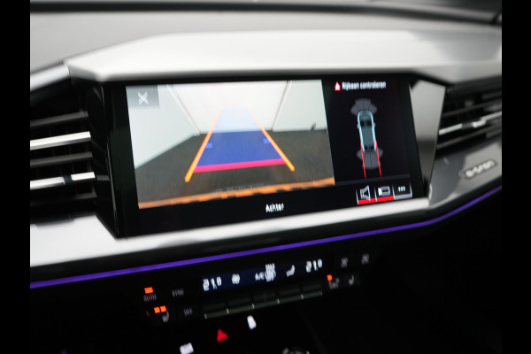 Audi Q4 Sportback e-tron 40 S edition 204pk Dealer O.H. | Panodak | Adaptive Cruise | Lederen Sportstoelen Verwarmd | Head Up | Matrix LED | Camera | Keyless | Sfeerverlichting | Apple Carplay | S Line Interieur |