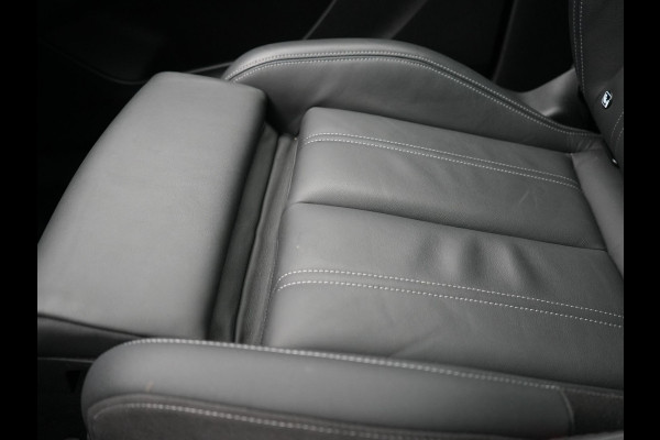 Audi Q4 Sportback e-tron 40 S edition 204pk Dealer O.H. | Panodak | Adaptive Cruise | Lederen Sportstoelen Verwarmd | Head Up | Matrix LED | Camera | Keyless | Sfeerverlichting | Apple Carplay | S Line Interieur |