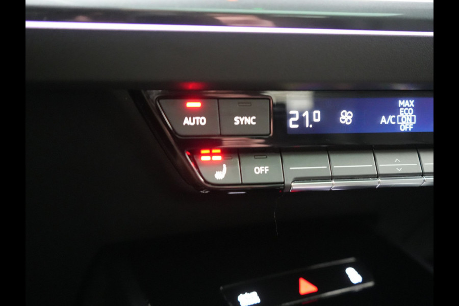 Audi Q4 Sportback e-tron 40 S edition 204pk Dealer O.H. | Panodak | Adaptive Cruise | Lederen Sportstoelen Verwarmd | Head Up | Matrix LED | Camera | Keyless | Sfeerverlichting | Apple Carplay | S Line Interieur |