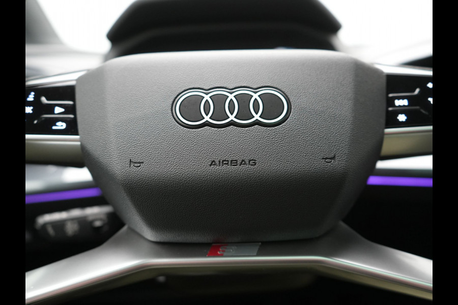Audi Q4 Sportback e-tron 40 S edition 204pk Dealer O.H. | Panodak | Adaptive Cruise | Lederen Sportstoelen Verwarmd | Head Up | Matrix LED | Camera | Keyless | Sfeerverlichting | Apple Carplay | S Line Interieur |