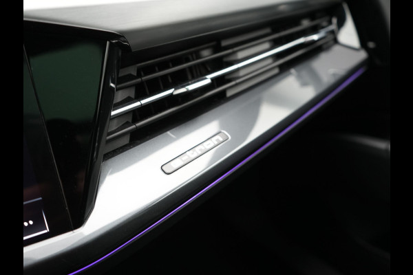 Audi Q4 Sportback e-tron 40 S edition 204pk Dealer O.H. | Panodak | Adaptive Cruise | Lederen Sportstoelen Verwarmd | Head Up | Matrix LED | Camera | Keyless | Sfeerverlichting | Apple Carplay | S Line Interieur |