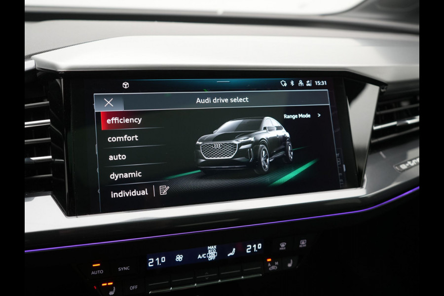 Audi Q4 Sportback e-tron 40 S edition 204pk Dealer O.H. | Panodak | Adaptive Cruise | Lederen Sportstoelen Verwarmd | Head Up | Matrix LED | Camera | Keyless | Sfeerverlichting | Apple Carplay | S Line Interieur |