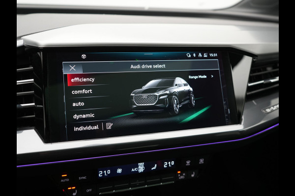 Audi Q4 Sportback e-tron 40 S edition 204pk Dealer O.H. | Panodak | Adaptive Cruise | Lederen Sportstoelen Verwarmd | Head Up | Matrix LED | Camera | Keyless | Sfeerverlichting | Apple Carplay | S Line Interieur |