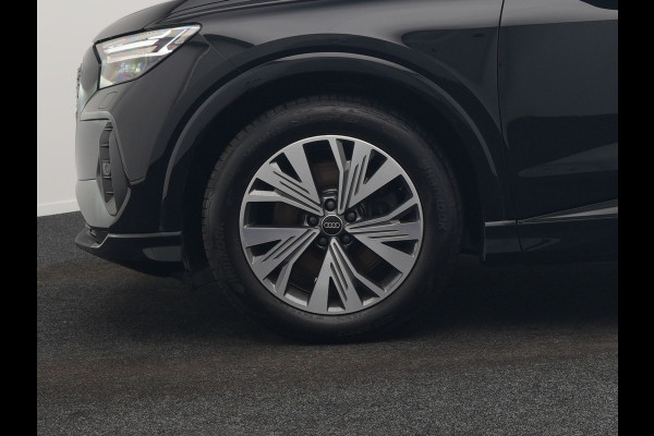 Audi Q4 Sportback e-tron 40 S edition 204pk Dealer O.H. | Panodak | Adaptive Cruise | Lederen Sportstoelen Verwarmd | Head Up | Matrix LED | Camera | Keyless | Sfeerverlichting | Apple Carplay | S Line Interieur |