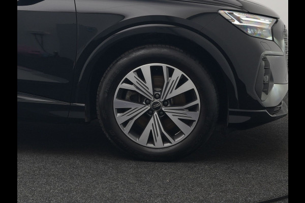 Audi Q4 Sportback e-tron 40 S edition 204pk Dealer O.H. | Panodak | Adaptive Cruise | Lederen Sportstoelen Verwarmd | Head Up | Matrix LED | Camera | Keyless | Sfeerverlichting | Apple Carplay | S Line Interieur |