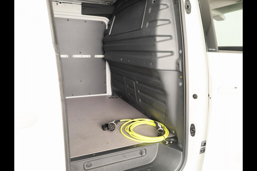 Volkswagen ID. Buzz Cargo 77 kWh 204 pk | Navigatie via App | Trekhaak (wegklapbaar) | Partkeersensoren | Achteruitrijcamera | Stoelverwarming |