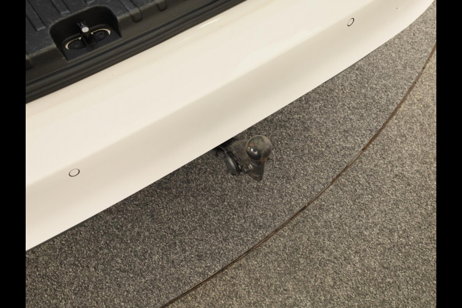 Volkswagen ID. Buzz Cargo 77 kWh 204 pk | Navigatie via App | Trekhaak (wegklapbaar) | Partkeersensoren | Achteruitrijcamera | Stoelverwarming |