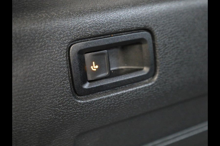 Volkswagen ID. Buzz Cargo 77 kWh 204 pk | Navigatie via App | Trekhaak (wegklapbaar) | Partkeersensoren | Achteruitrijcamera | Stoelverwarming |