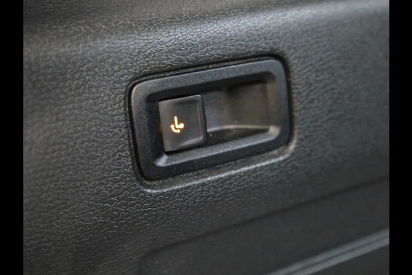 Volkswagen ID. Buzz Cargo 77 kWh 204 pk | Navigatie via App | Trekhaak (wegklapbaar) | Partkeersensoren | Achteruitrijcamera | Stoelverwarming |