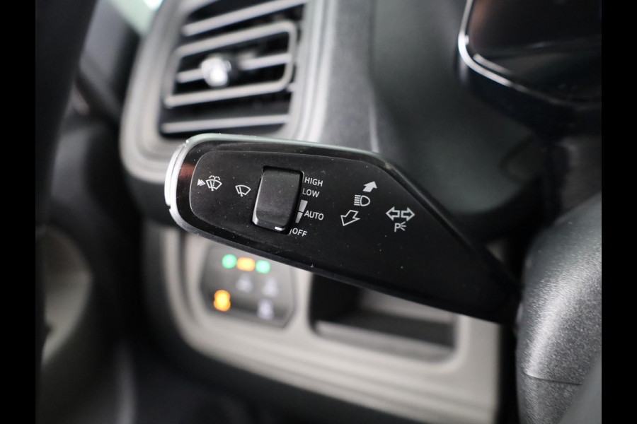 Volkswagen ID. Buzz Cargo 77 kWh 204 pk | Navigatie via App | Trekhaak (wegklapbaar) | Partkeersensoren | Achteruitrijcamera | Stoelverwarming |