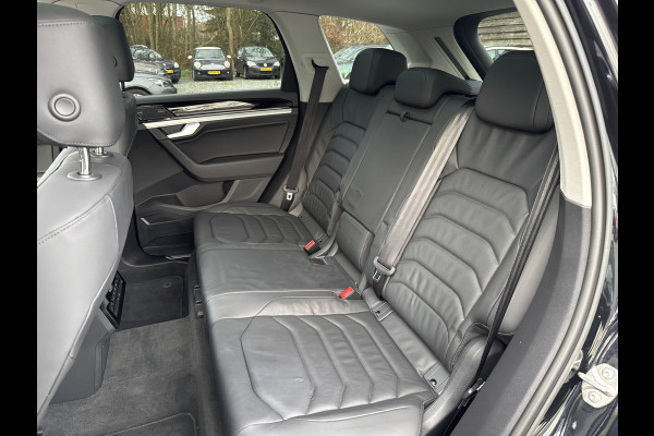 Volkswagen Touareg 3.0 TSi eHybrid ELEGANCE 4MOTION HEAD-UP/LUCHTVERING/PANORAMADAK