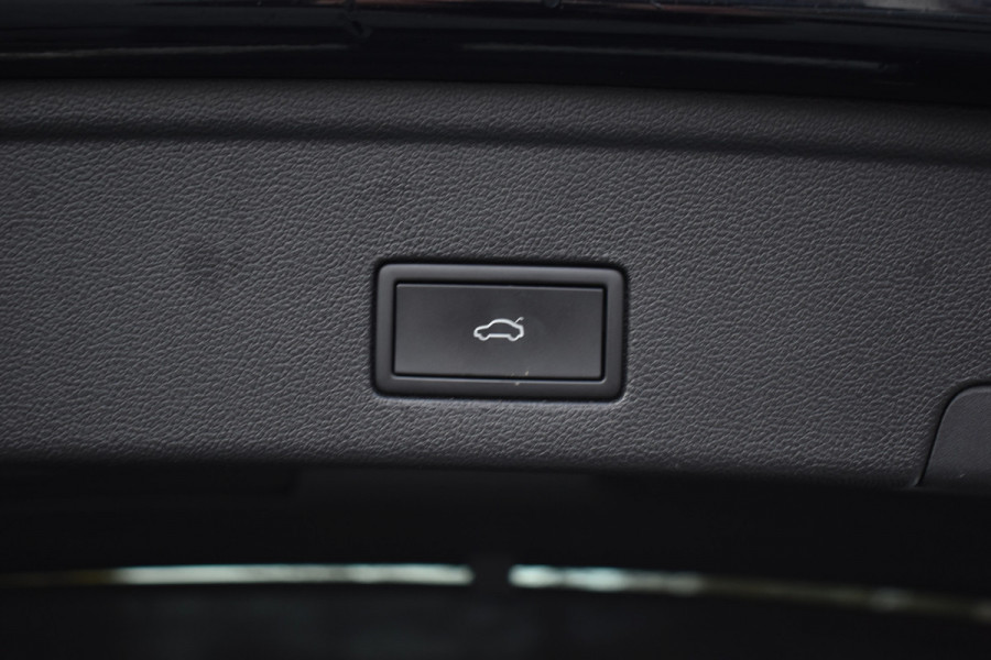 Volkswagen Touareg 3.0 TSi eHybrid ELEGANCE 4MOTION HEAD-UP/LUCHTVERING/PANORAMADAK