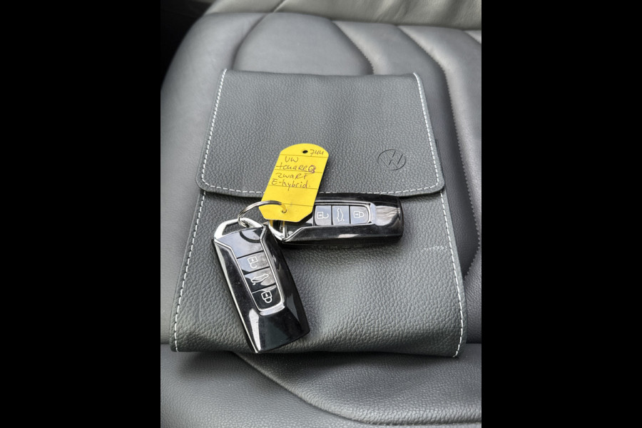 Volkswagen Touareg 3.0 TSi eHybrid ELEGANCE 4MOTION HEAD-UP/LUCHTVERING/PANORAMADAK