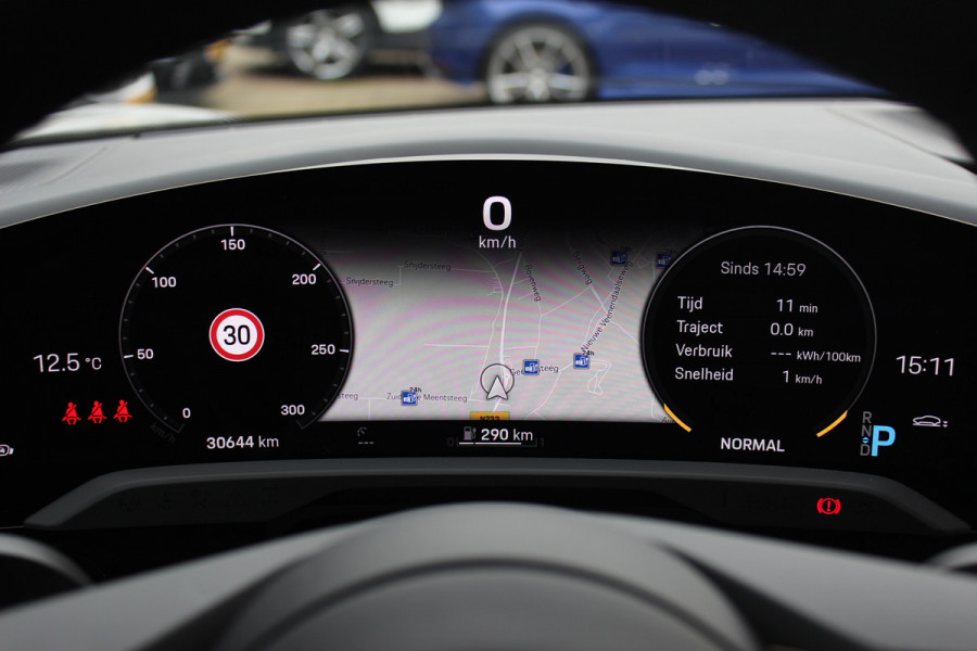 Porsche Taycan Cross Turismo 4 93 kWh 30.644 km! / SOH 94,1% / NL Auto! / NIEUWSTAAT! / Panoramadak / 360Camera / Passenger Display / Achterasbesturing / Matrix LED / 21'' / Adaptieve Stoelen / Luchtvering / Stoelventilatie / Dodehoek / Stu