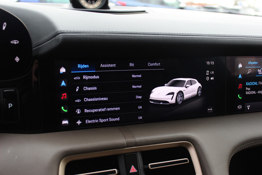 Porsche Taycan Cross Turismo 4 93 kWh 30.644 km! / SOH 94,1% / NL Auto! / NIEUWSTAAT! / Panoramadak / 360Camera / Passenger Display / Achterasbesturing / Matrix LED / 21'' / Adaptieve Stoelen / Luchtvering / Stoelventilatie / Dodehoek / Stu