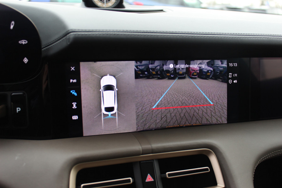 Porsche Taycan Cross Turismo 4 93 kWh 30.644 km! / SOH 94,1% / NL Auto! / NIEUWSTAAT! / Panoramadak / 360Camera / Passenger Display / Achterasbesturing / Matrix LED / 21'' / Adaptieve Stoelen / Luchtvering / Stoelventilatie / Dodehoek / Stu