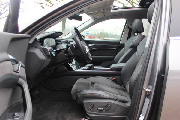 Audi e-tron 50 quattro Business edition Plus 71 kWh / SoH 92,9% / Panoramadak / Camera / Luchtvering / Intr.voorverwarming / Leder&Alcantara / 20'' / Navigatie / DAB / Stoelverwarming / ACC