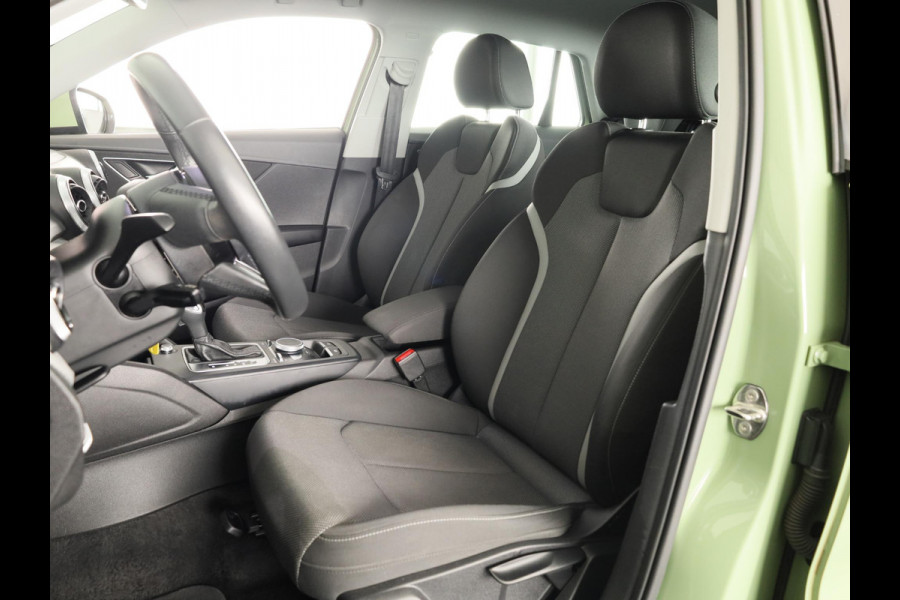 Audi Q2 35 TFSI Business Edition 150pk | S-tronic | Navigatie | Sportstoelen | Parkeersensoren achter | Virtual Cockpit | Stoelverwaming | 17 inch Lichtmetalen velgen |