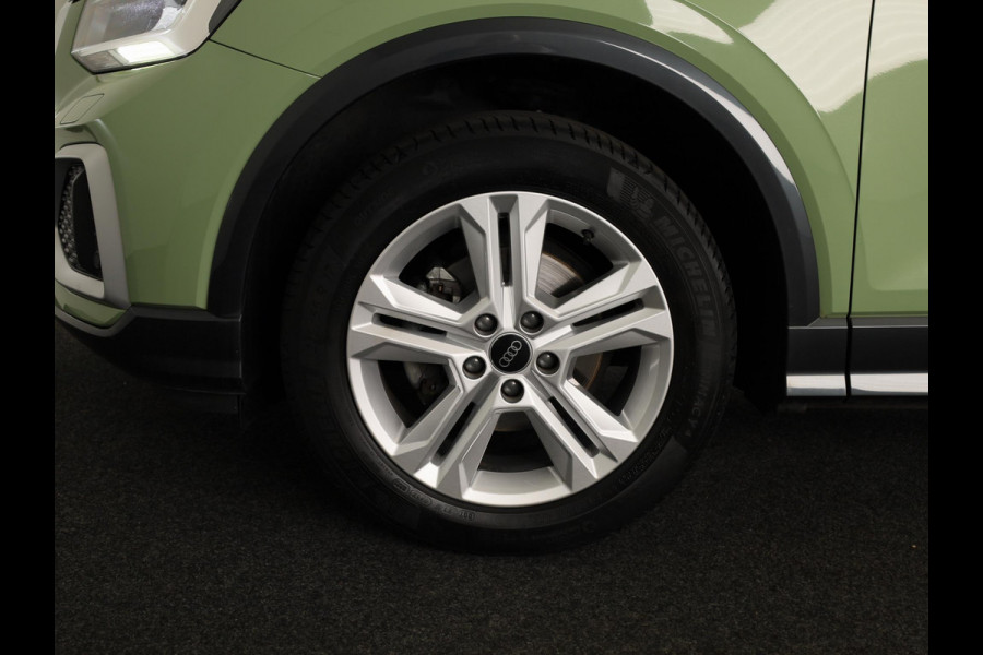 Audi Q2 35 TFSI Business Edition 150pk | S-tronic | Navigatie | Sportstoelen | Parkeersensoren achter | Virtual Cockpit | Stoelverwaming | 17 inch Lichtmetalen velgen |