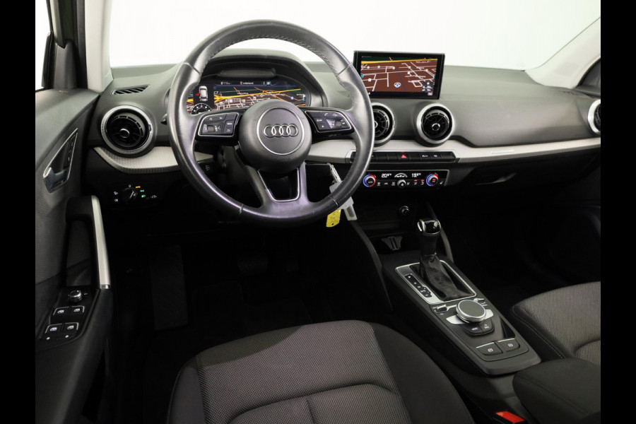 Audi Q2 35 TFSI Business Edition 150pk | S-tronic | Navigatie | Sportstoelen | Parkeersensoren achter | Virtual Cockpit | Stoelverwaming | 17 inch Lichtmetalen velgen |