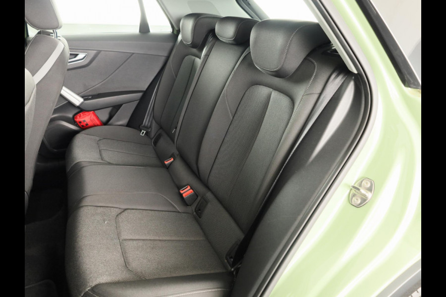 Audi Q2 35 TFSI Business Edition 150pk | S-tronic | Navigatie | Sportstoelen | Parkeersensoren achter | Virtual Cockpit | Stoelverwaming | 17 inch Lichtmetalen velgen |
