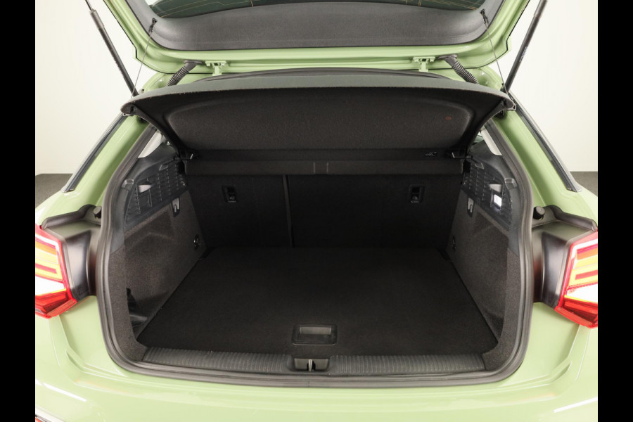 Audi Q2 35 TFSI Business Edition 150pk | S-tronic | Navigatie | Sportstoelen | Parkeersensoren achter | Virtual Cockpit | Stoelverwaming | 17 inch Lichtmetalen velgen |