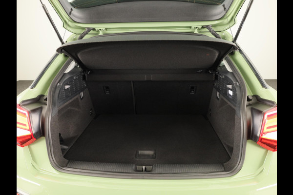 Audi Q2 35 TFSI Business Edition 150pk | S-tronic | Navigatie | Sportstoelen | Parkeersensoren achter | Virtual Cockpit | Stoelverwaming | 17 inch Lichtmetalen velgen |
