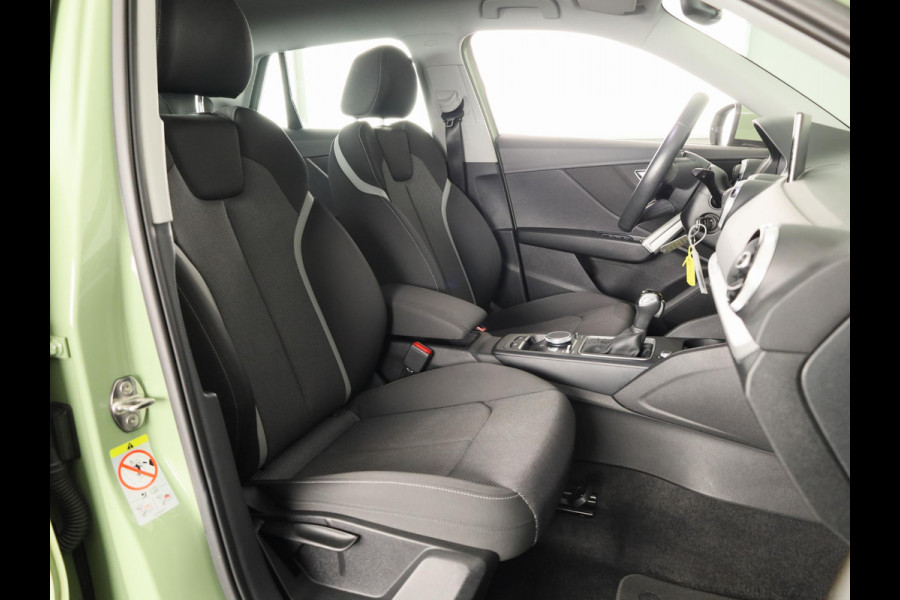 Audi Q2 35 TFSI Business Edition 150pk | S-tronic | Navigatie | Sportstoelen | Parkeersensoren achter | Virtual Cockpit | Stoelverwaming | 17 inch Lichtmetalen velgen |