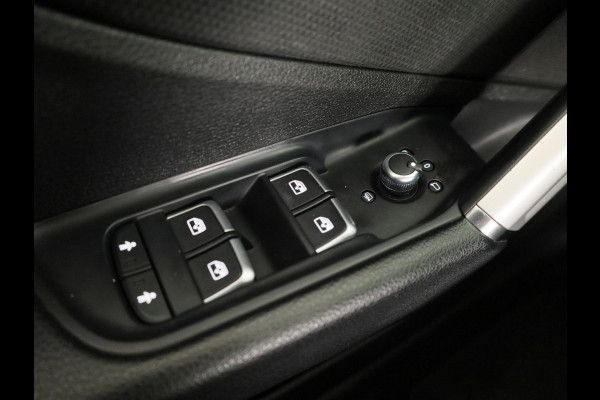 Audi Q2 35 TFSI Business Edition 150pk | S-tronic | Navigatie | Sportstoelen | Parkeersensoren achter | Virtual Cockpit | Stoelverwaming | 17 inch Lichtmetalen velgen |
